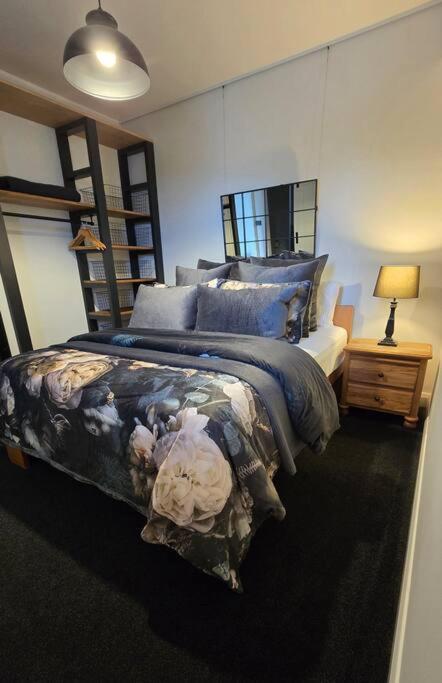 Apartment 5 - Haddin Court - Modern Loft Style เบลนิม ภายนอก รูปภาพ