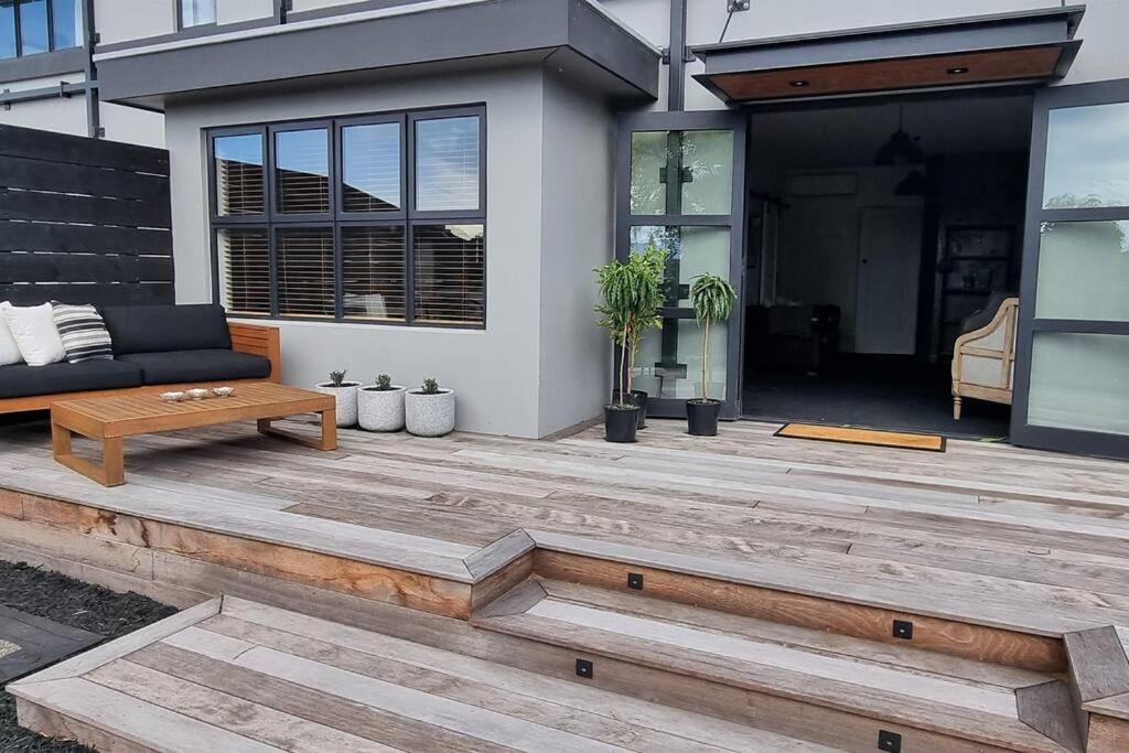 Apartment 5 - Haddin Court - Modern Loft Style เบลนิม ภายนอก รูปภาพ