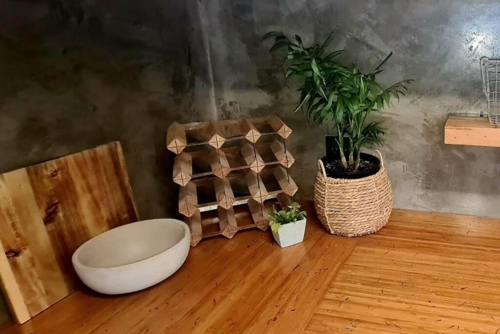 Apartment 5 - Haddin Court - Modern Loft Style เบลนิม ภายนอก รูปภาพ